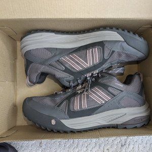 New in box - Waterproof Teva Charge 4048 Light Trail shoe  Women's 8.5